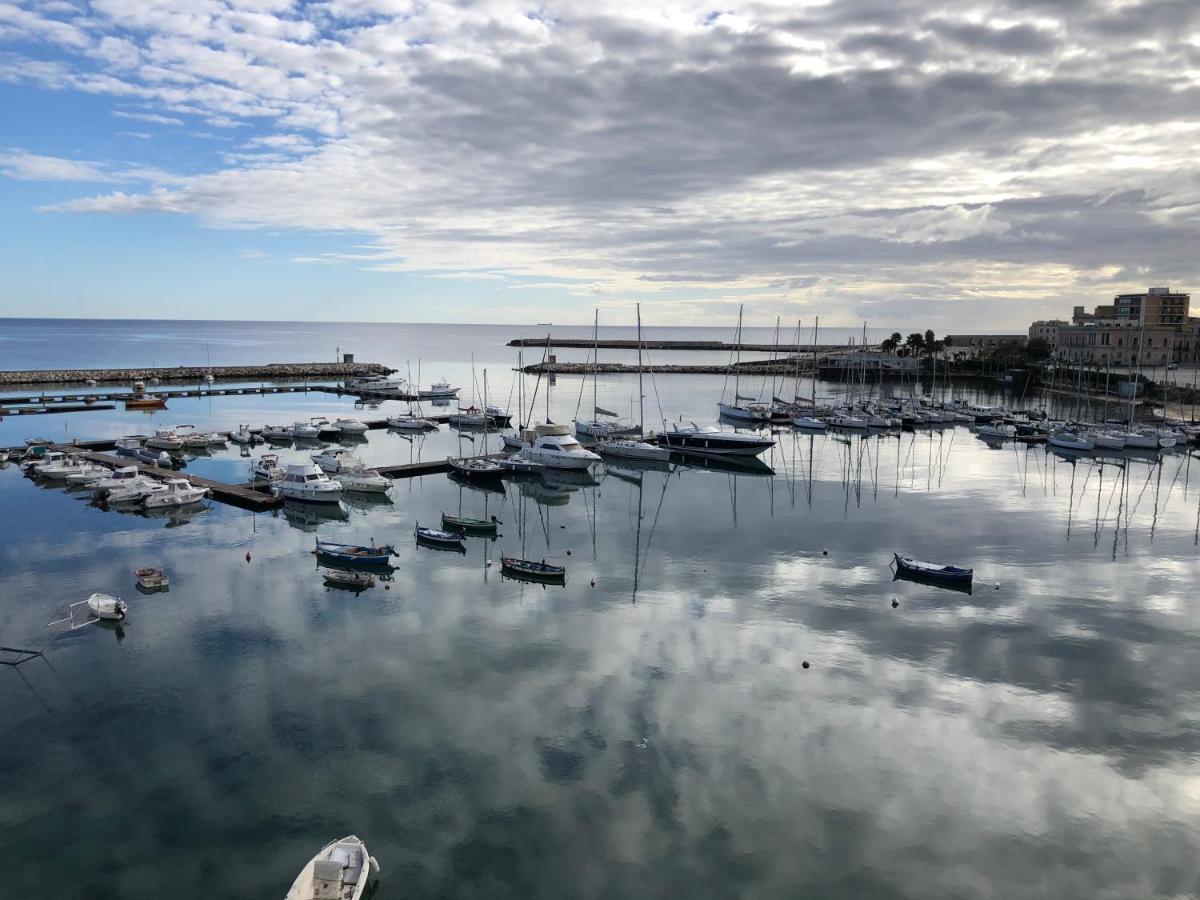 Ortigia D'amare Syrakus